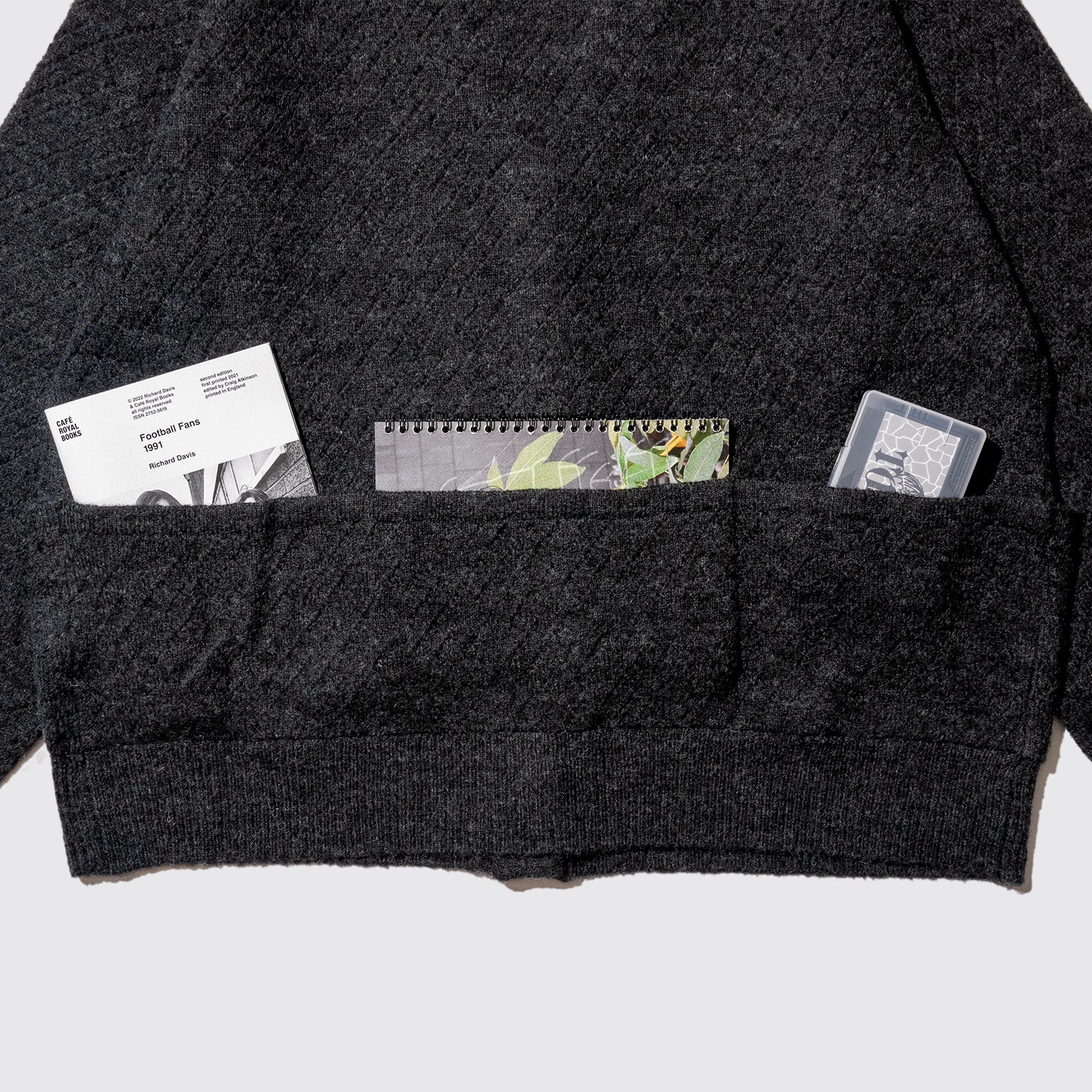 SLASH VENT KNIT CARDIGAN (Black)