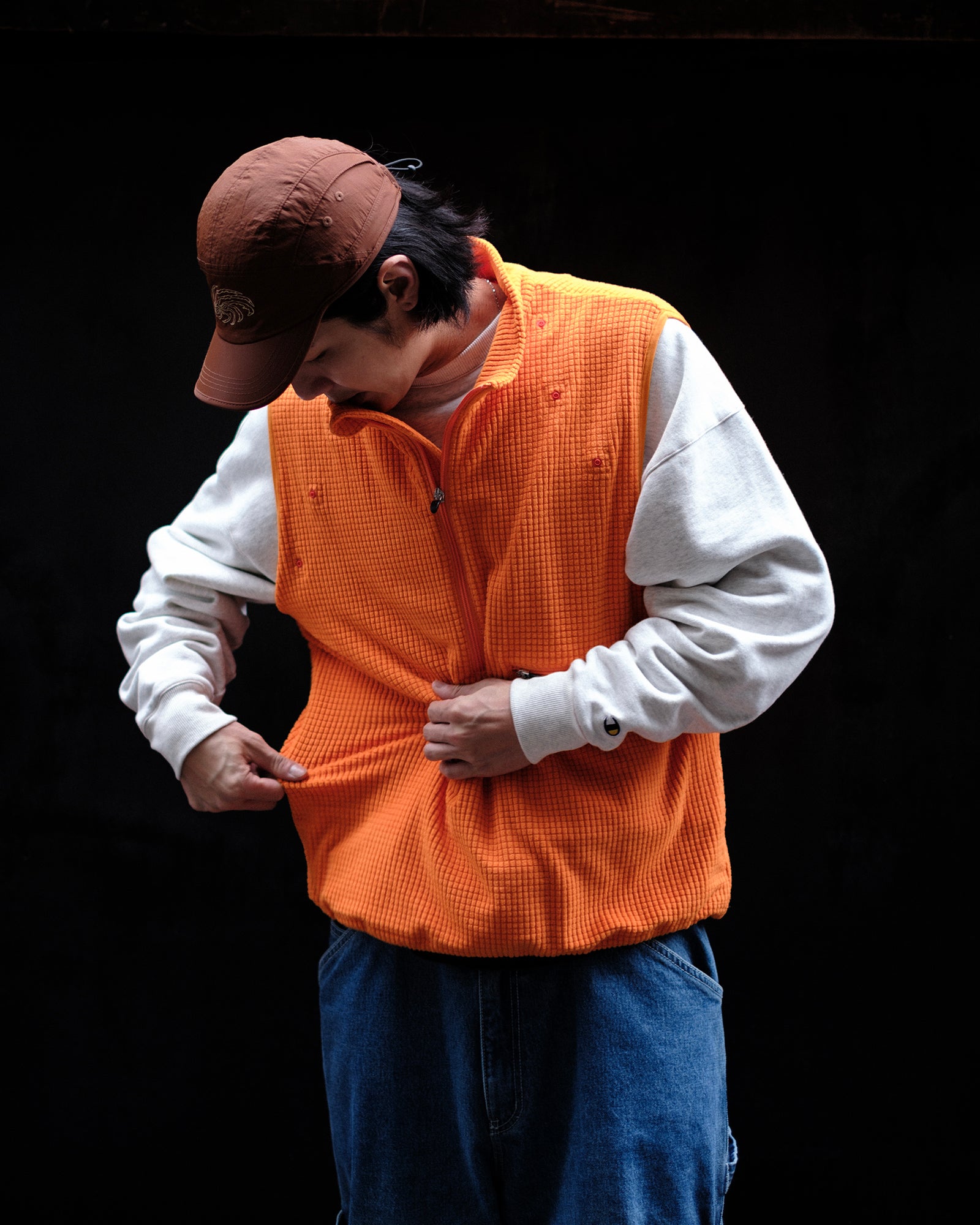 DETACHABLE SLEEVE GRID FLEECE PULL OVER (Orange)